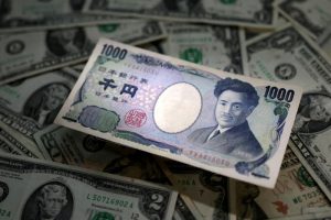 Contrasting Economic Paths Drive Japanese Yen to Four-Decade Low Against Dollar